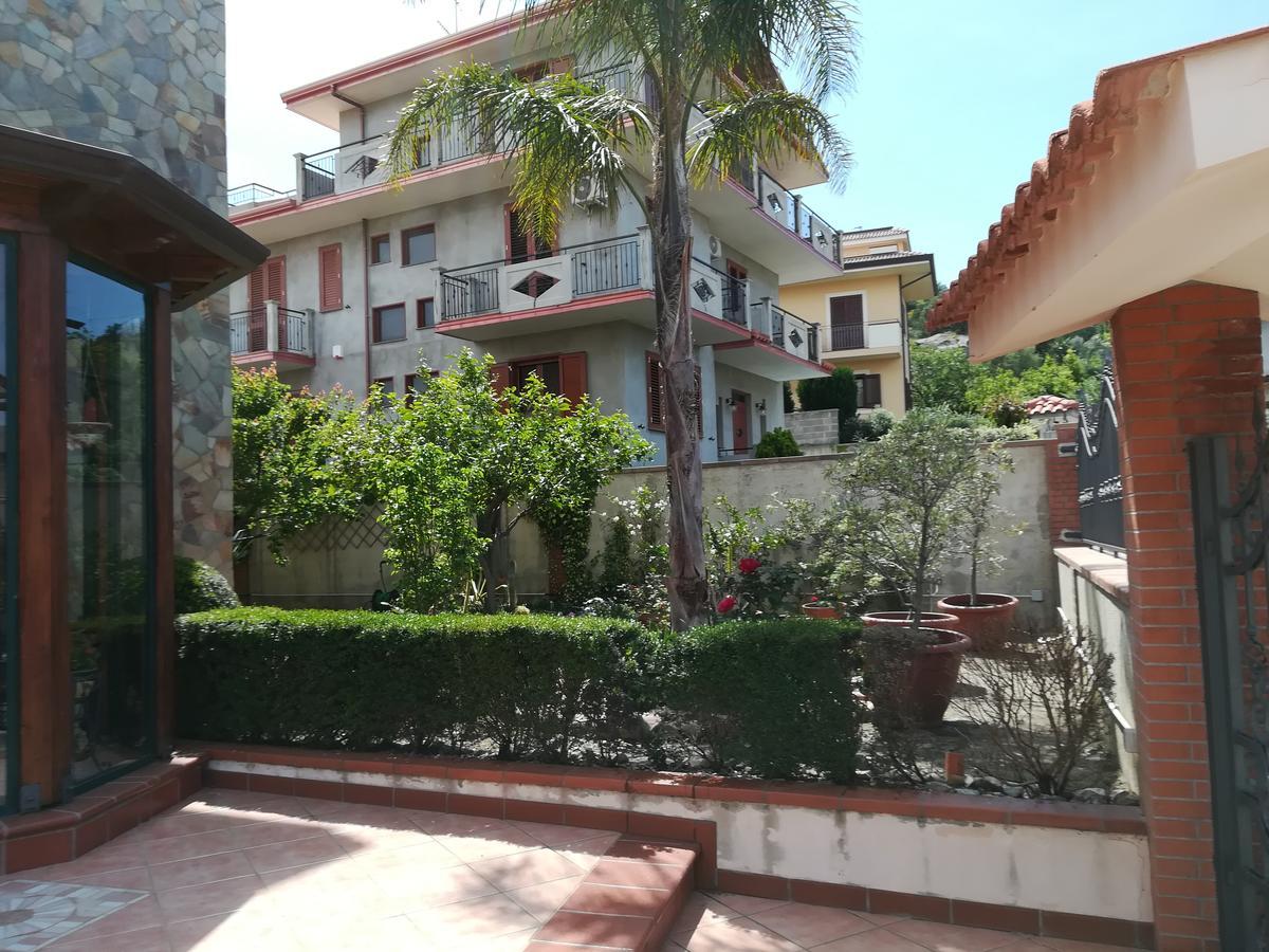 La Collina Capo D'Orlando Bed & Breakfast Exterior foto